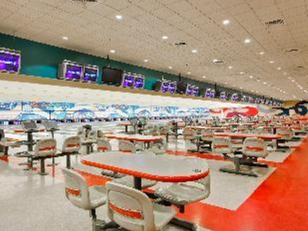 Deluxe One King Smoking